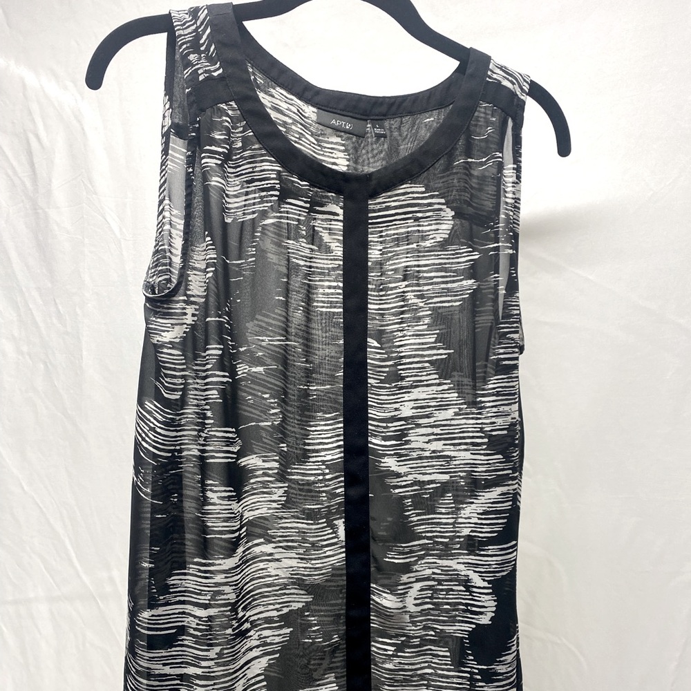 ⭐️ 3 for $22⭐️ APT9 womens black and white tank top.